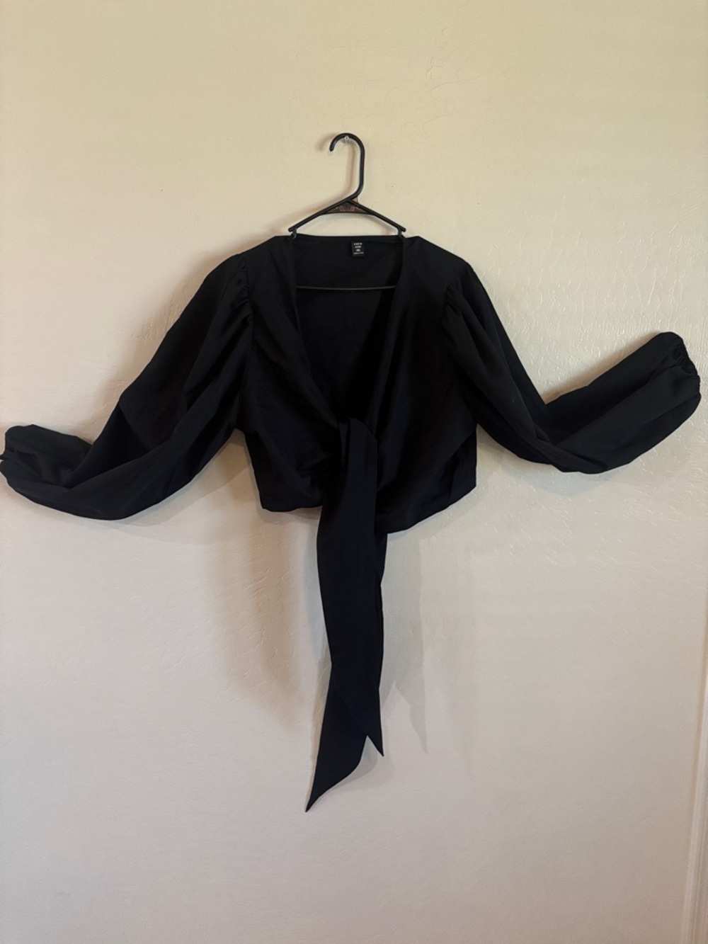 SHEIN Black Long-Sleeve Tie-Front Blouse - Picture 3 of 4